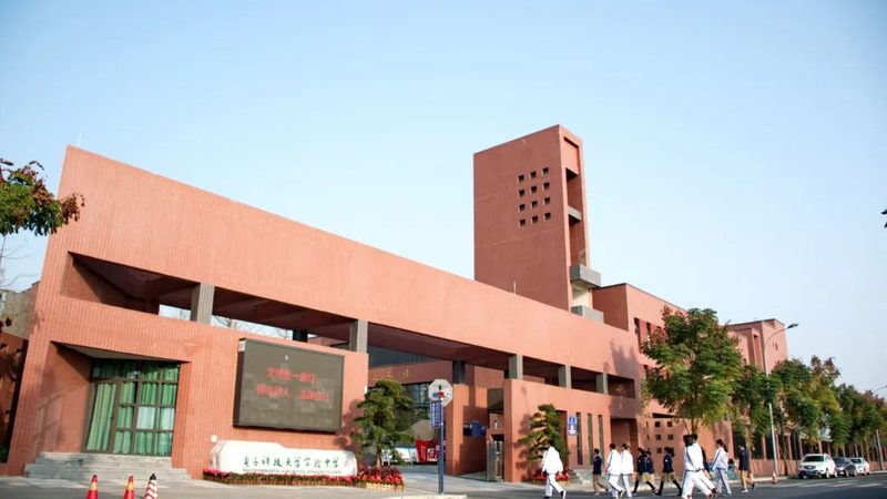 深圳电子科技公司定制方案：揭秘定制化电子产品的优势与关键